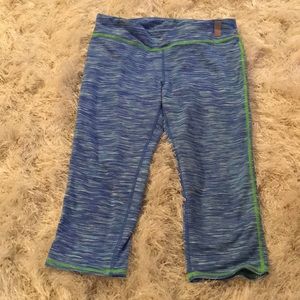 Blue cropped Zella girl workout leggings